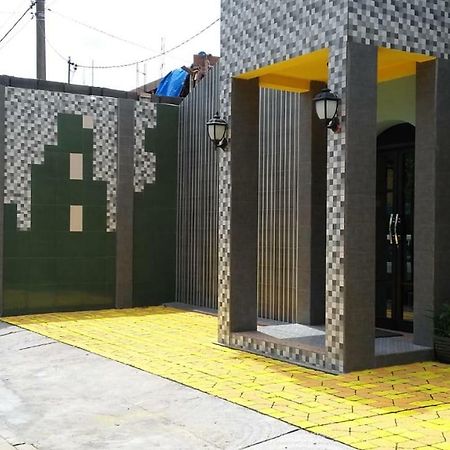 Isro Guesthouse Syariah Kepanjen Extérieur photo