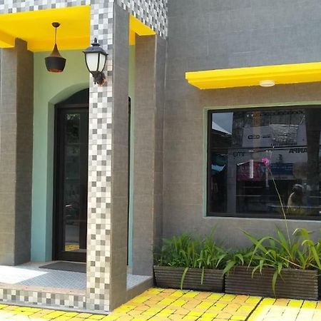 Isro Guesthouse Syariah Kepanjen Extérieur photo