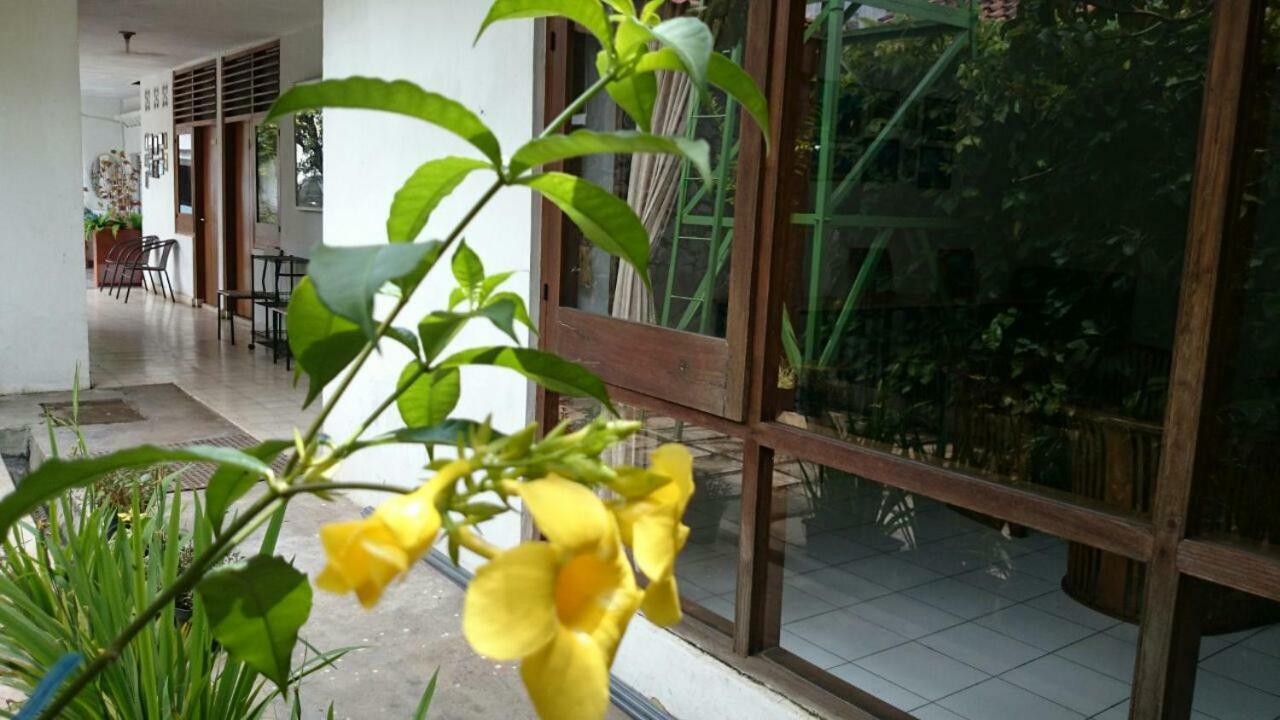 Isro Guesthouse Syariah Kepanjen Extérieur photo
