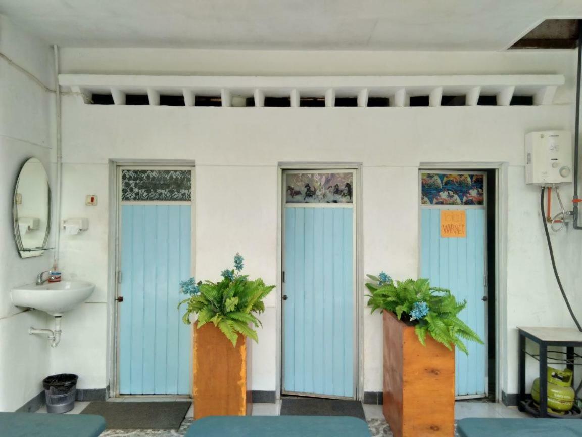 Isro Guesthouse Syariah Kepanjen Extérieur photo